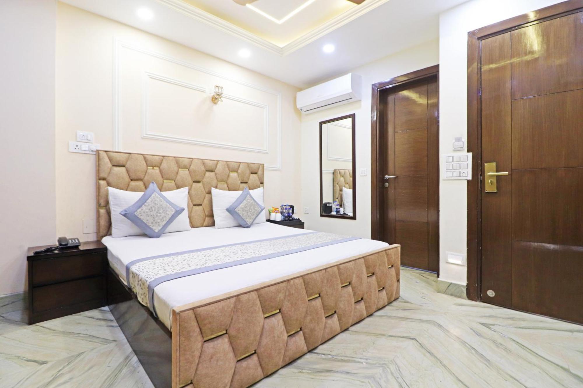 Hotel Samrat Residency 10 Mints Walking Distance Nizamuddin Railway Station New Delhi Eksteriør billede