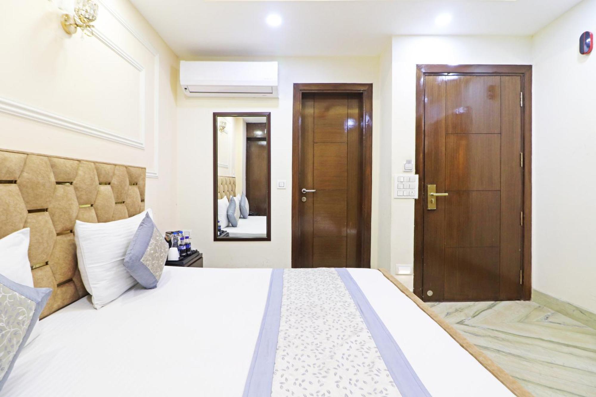 Hotel Samrat Residency 10 Mints Walking Distance Nizamuddin Railway Station New Delhi Eksteriør billede