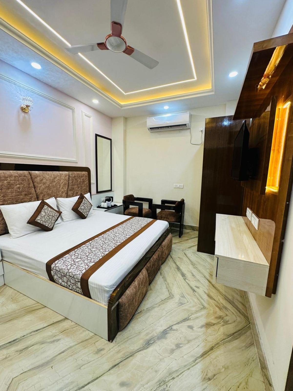 Hotel Samrat Residency 10 Mints Walking Distance Nizamuddin Railway Station New Delhi Eksteriør billede