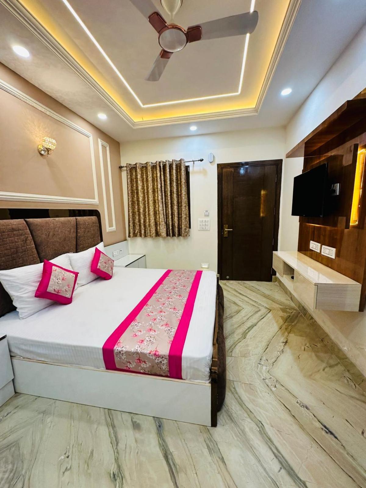 Hotel Samrat Residency 10 Mints Walking Distance Nizamuddin Railway Station New Delhi Eksteriør billede